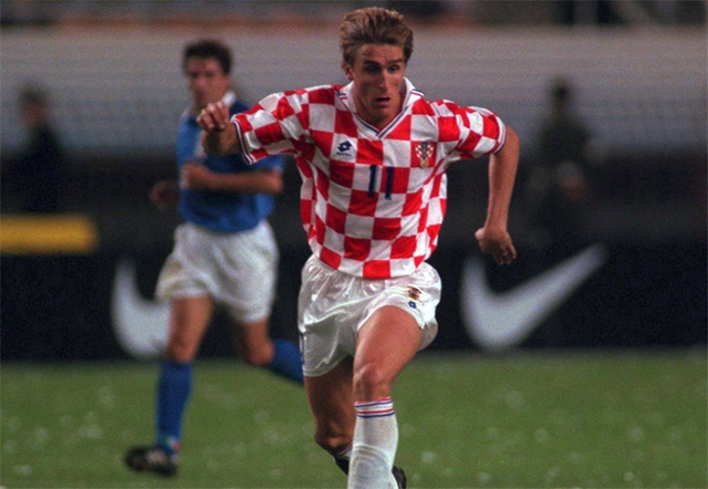 风云突变!里昂今晨单刀错失,法甲版图或变,媒体盛赞,训练强度明显提升-开云娱乐