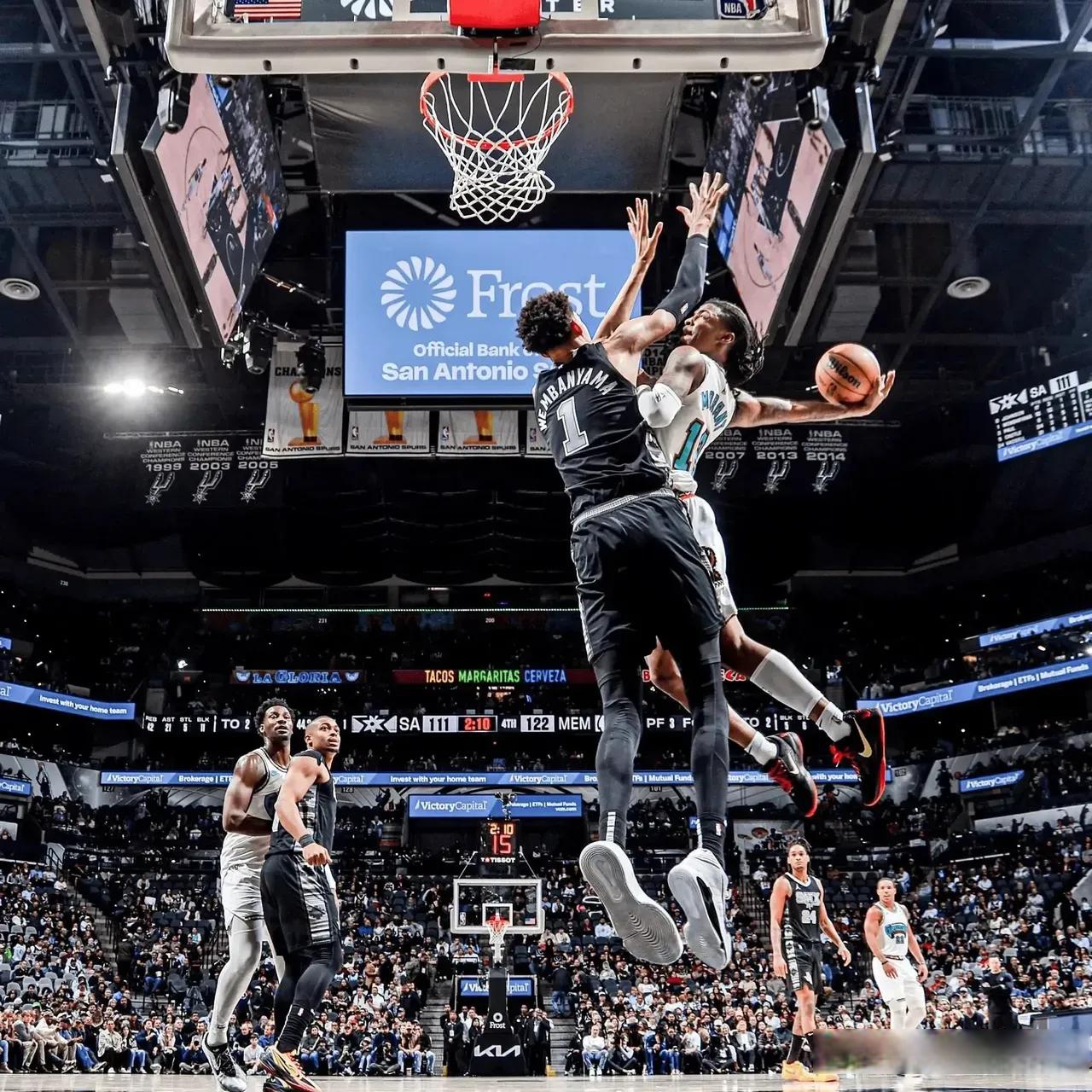 开云娱乐官网 -赛后体能课后；纽约尼克斯迎来里程碑备战NBA总决赛；媒体盛赞；球探报告显示潜力的简单介绍