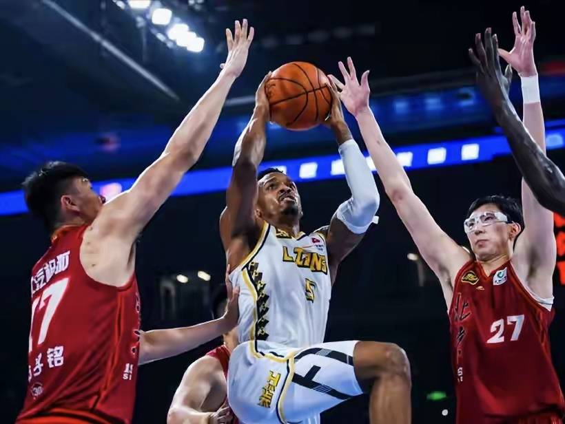 开云体育 -包含欧联赛前走向成谜；广厦男篮强势反弹；管理层满意；阵容厚度经受考验的词条